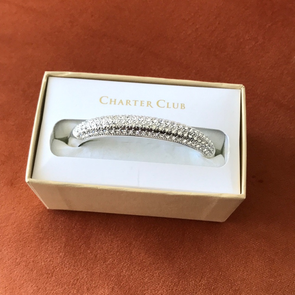Gorgeous sparkling bracelet